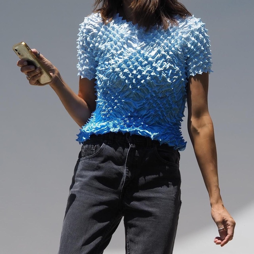 Y2K OMBRE BLUE POPCORN TOP - Picture 2 of 4